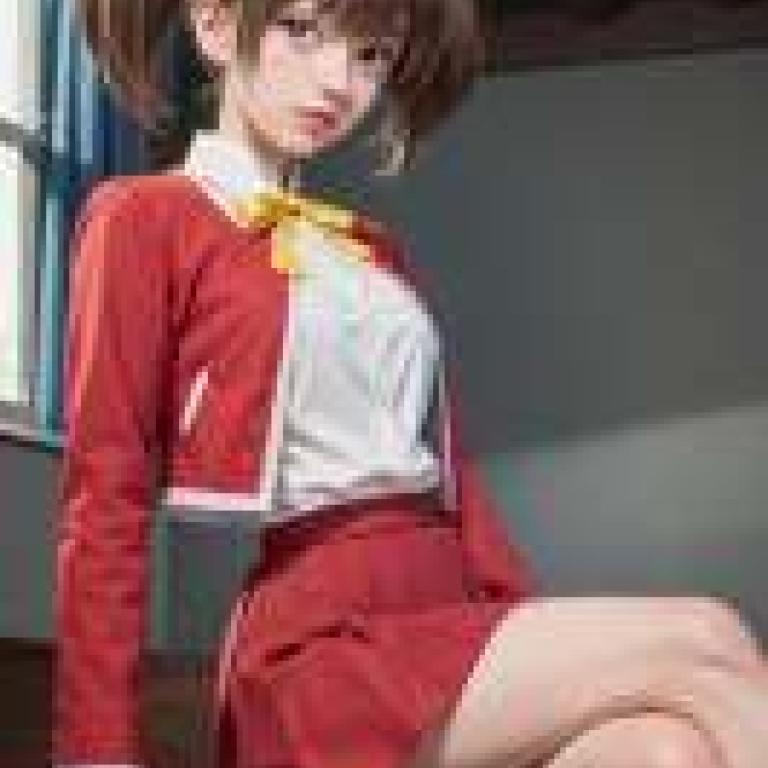 Tomochika Dannoura，Instant Death，A girl with one arm bent.