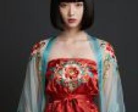 Ancient Chinese beauties，A woman with a red dress.