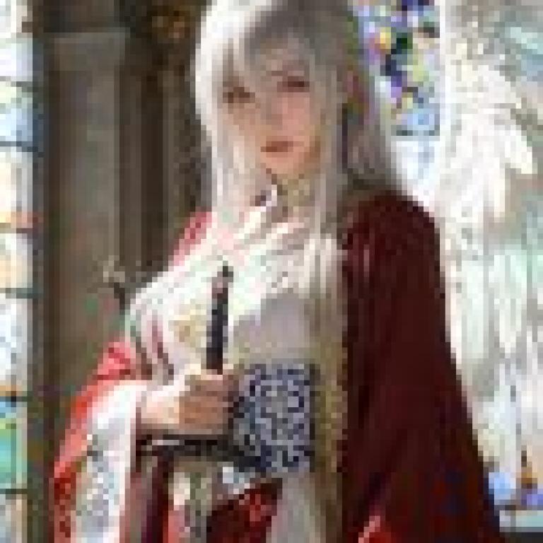 dress up，A girl with wings is wearing a red cape.
