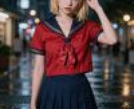 girls，A girl in a red and blue school uniform.