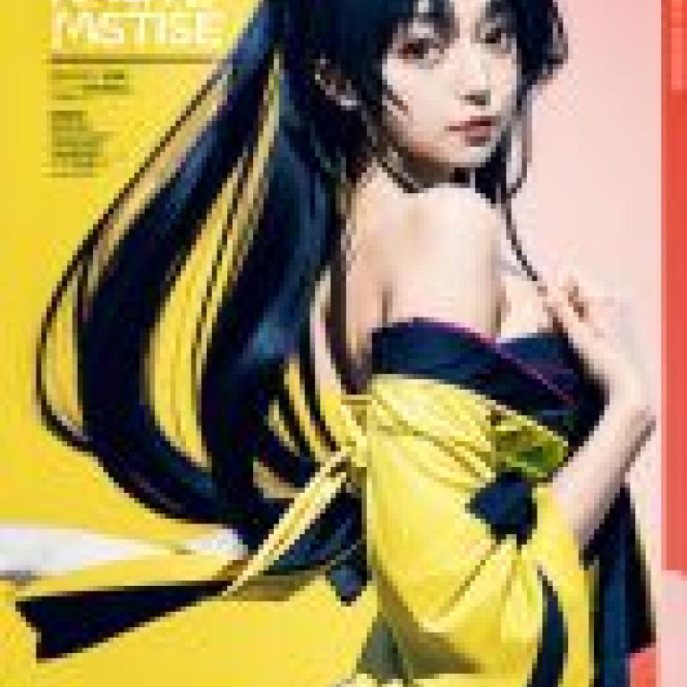 Kuroka Toujou High School DxD，A blue haired woman with yellow dress.