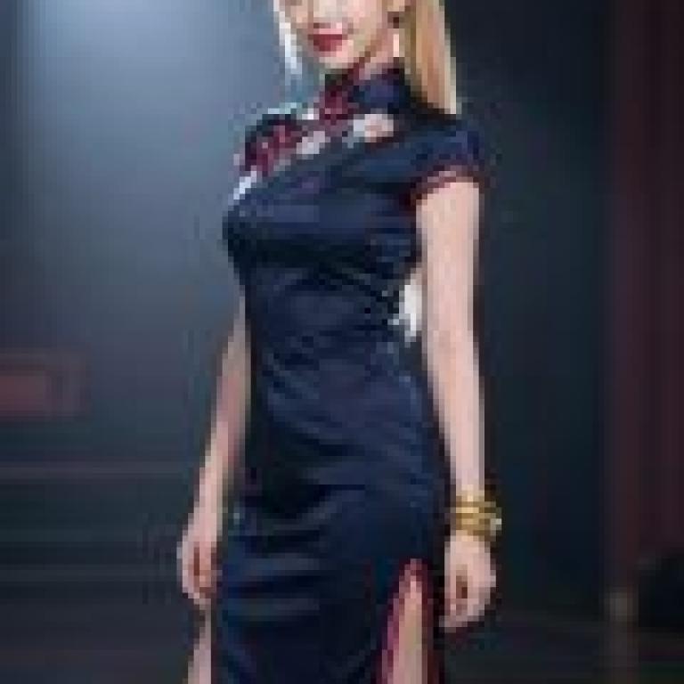 在上海工作的韓國女孩，身穿藍色洋裝的中國女子。