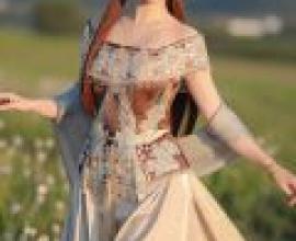Predestined relationship，A woman is wearing a dress and has brown hair.