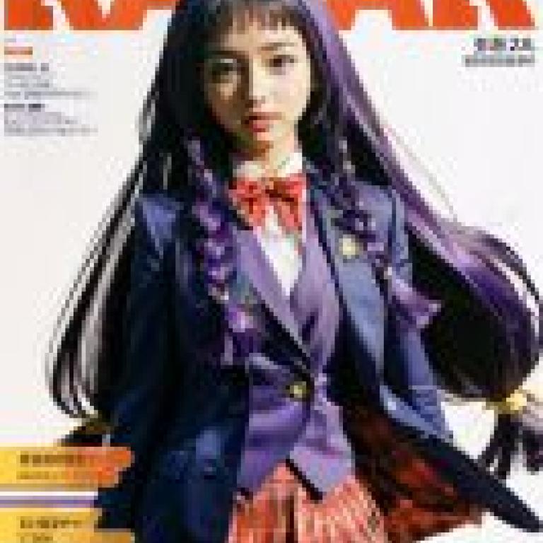 手機桌布，Yue Ayase 綾瀬 夕映， 魔法先生ネギま，寫實，綾瀬夕映紫髮飄逸，校服少女的青春封面