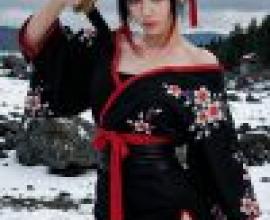 kimono，A woman with black hair and red ribbon in her hair is holding a sword.