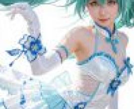 Hatsune Miku，Blue hair girl on white dress.