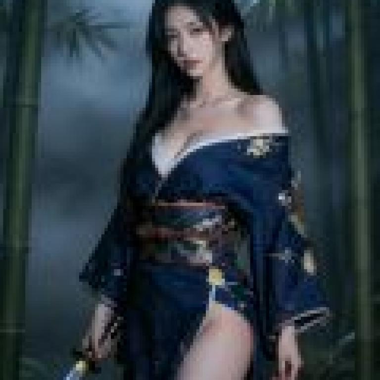 古代日本女刺客，身穿藍色和服，手持一把利劍。