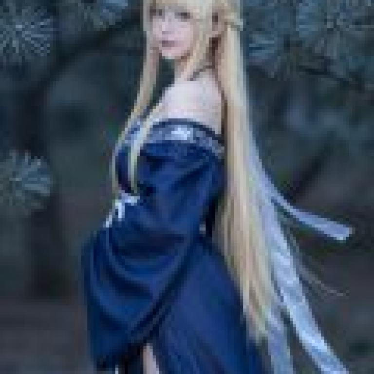 Phantom in the Mountains，Blue anime girl on screen.