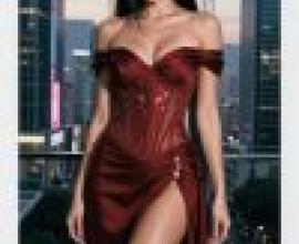 Street beauties，A model in a red dress standing next to a building.