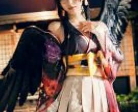 女天狗，傳統形象，生死皆可，身穿紅色和服的黑色帶翼女子。