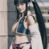 Ushiwakamaru，Fate Grand Order，A girl with long hair and dark clothes on.