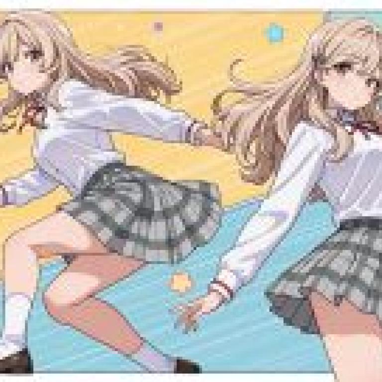 Ajisai Sena，Two girls running in school uniforms.