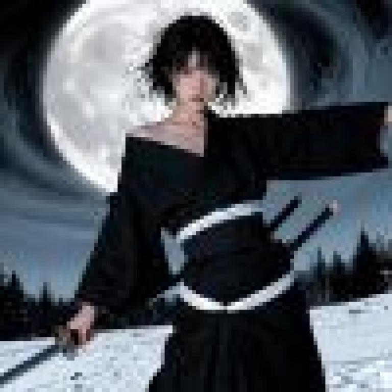 武士少女，身穿黑衣、手持寶劍的女子。