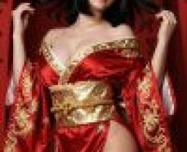 女孩，模特兒身穿紅色和金色和服。