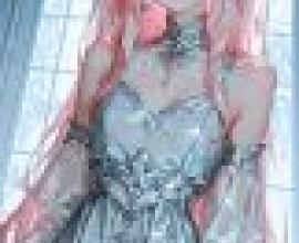 dress up，A blonde girl with red hair in pigtails