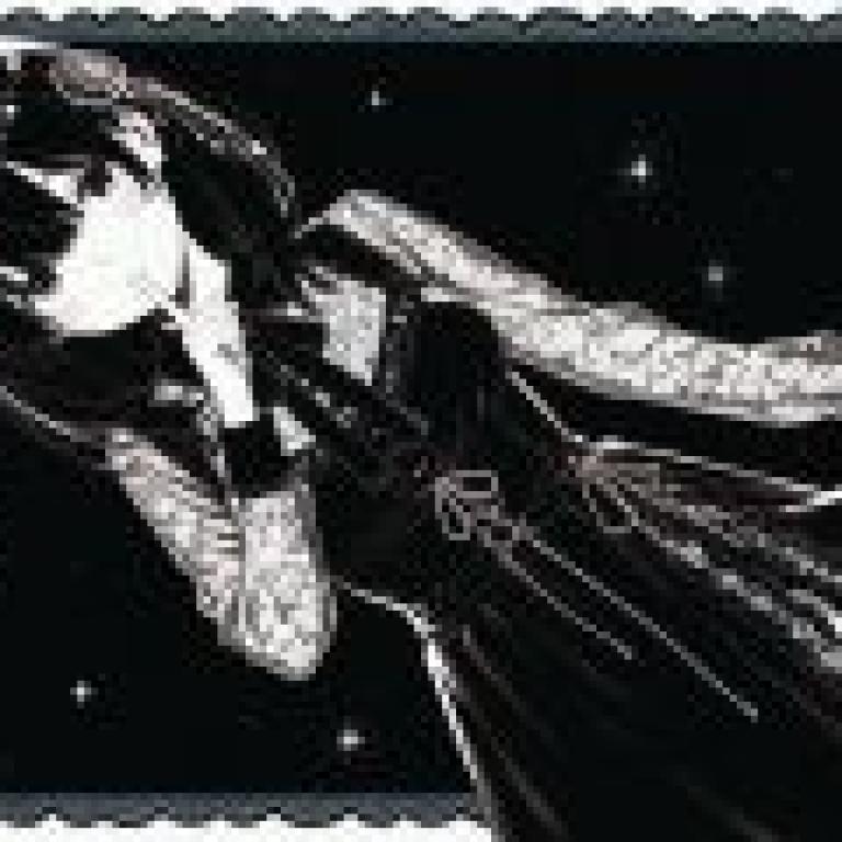 napata yoshiron eightman kotoyama，頭上戴著蝴蝶結的動漫女孩。