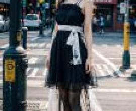 Mobile phone wallpaper， photos of Korean-style long-legged beauties， real people， Gothic and urban style girls