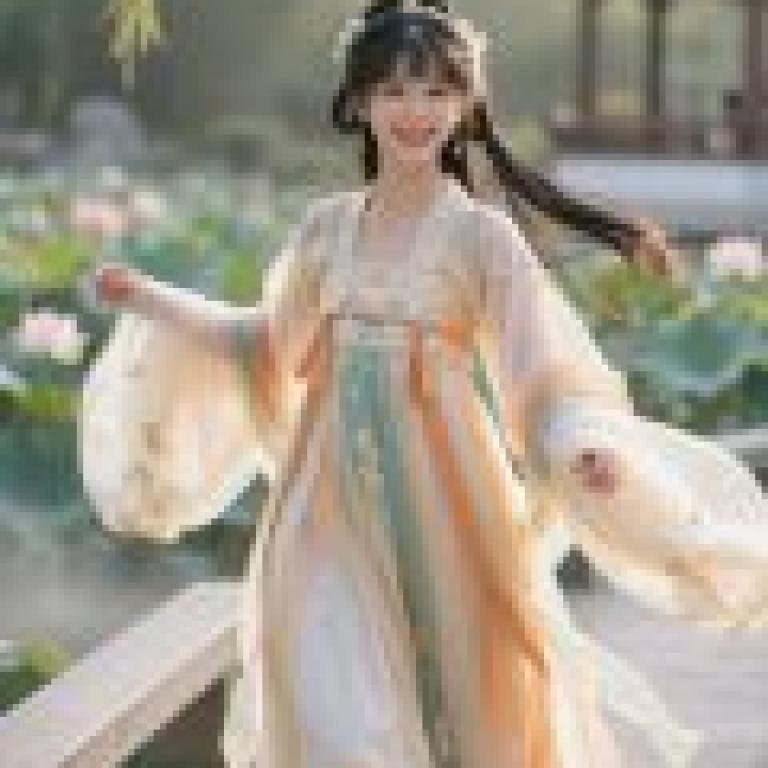 夢中的古代美人，身穿長裙、頭戴花冠的少女。