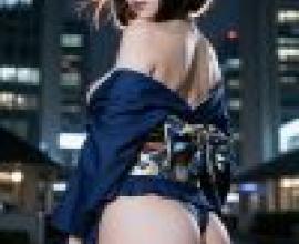 女孩們，一位身穿藍色洋裝、頭戴蝴蝶結的女子背對著她們。