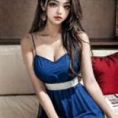 印度風美女，模特兒在《Mang》雜誌封面上擺姿勢。