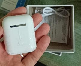 [生活3C] 仿 iphone 藍芽耳機 i9S-TWS的盒子與說明書 - 便宜好用 CP值高