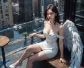 Angelic Phantoms in the City，Angel girl on ledge overlooking city.