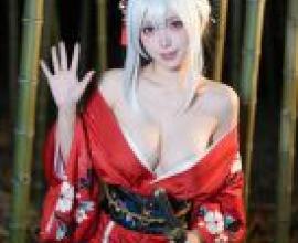 ZIT TRY01，一名手持寶劍、身穿紅色衣服的女子。