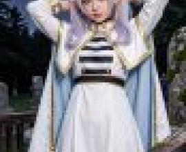 Frieren，A young girl with a blue cape.