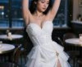 girls，A woman in a white dress.