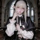 The Shadow of the Church，An anime girl with her hand on her chin.