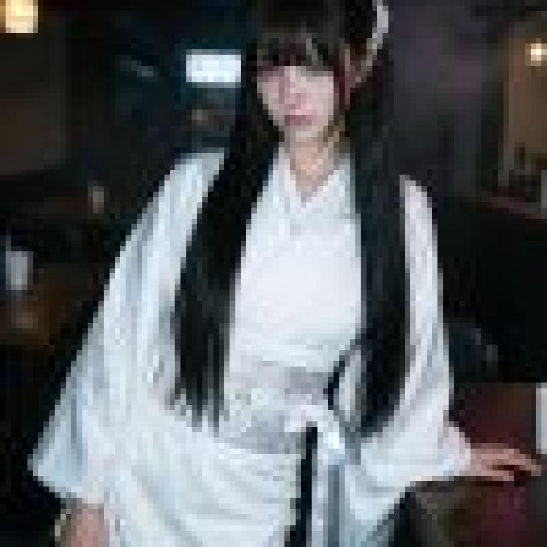 psychedelic，Asian woman wearing a white robe.