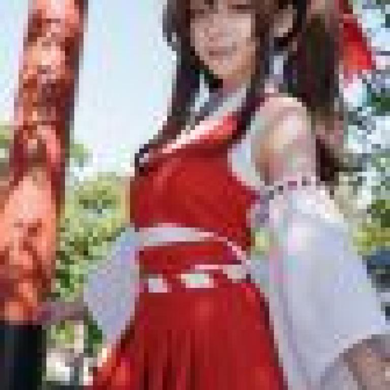 Reimu Hakurei，A girl in a red dress.