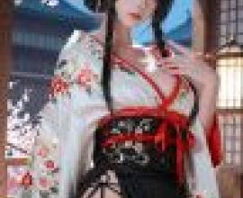Beautiful Fantasy，A geisha wears a traditional kimono.